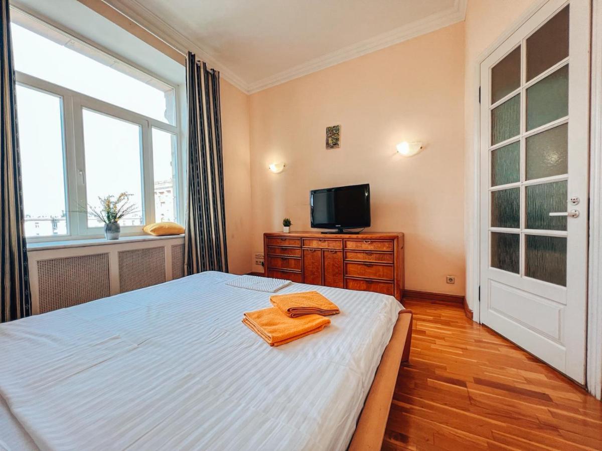Apartments Rentals Ukraine On Kreshchatik 키예프 외부 사진