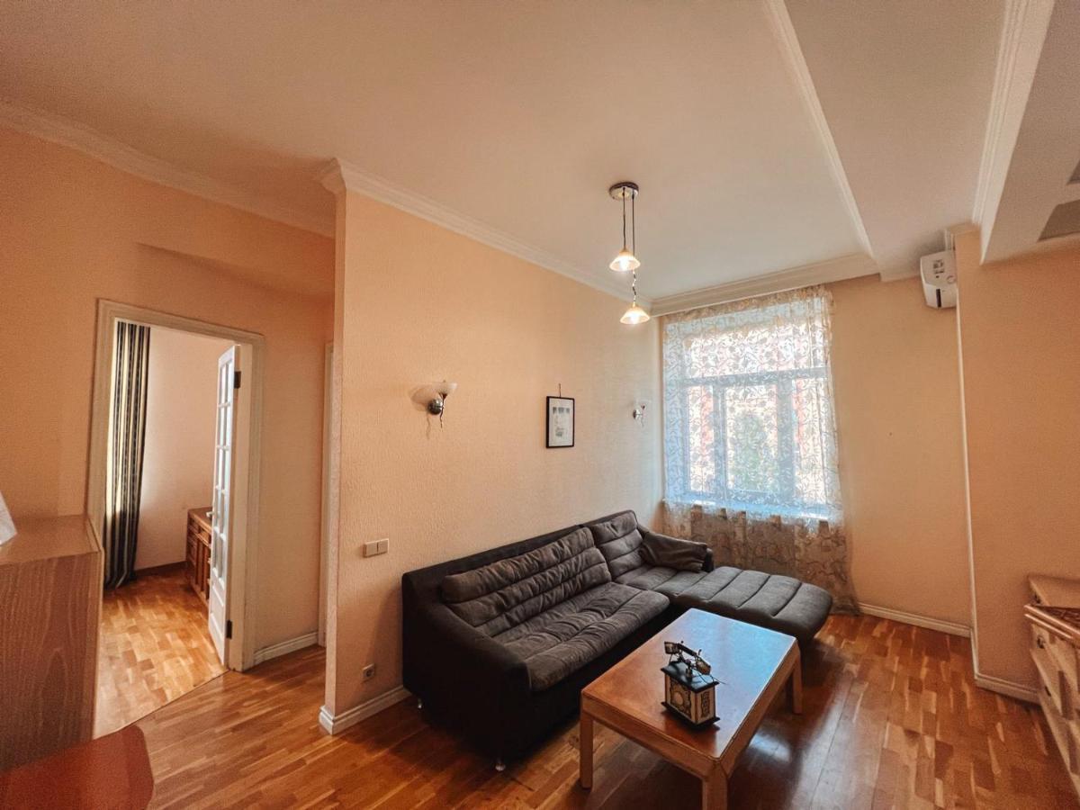 Apartments Rentals Ukraine On Kreshchatik 키예프 외부 사진