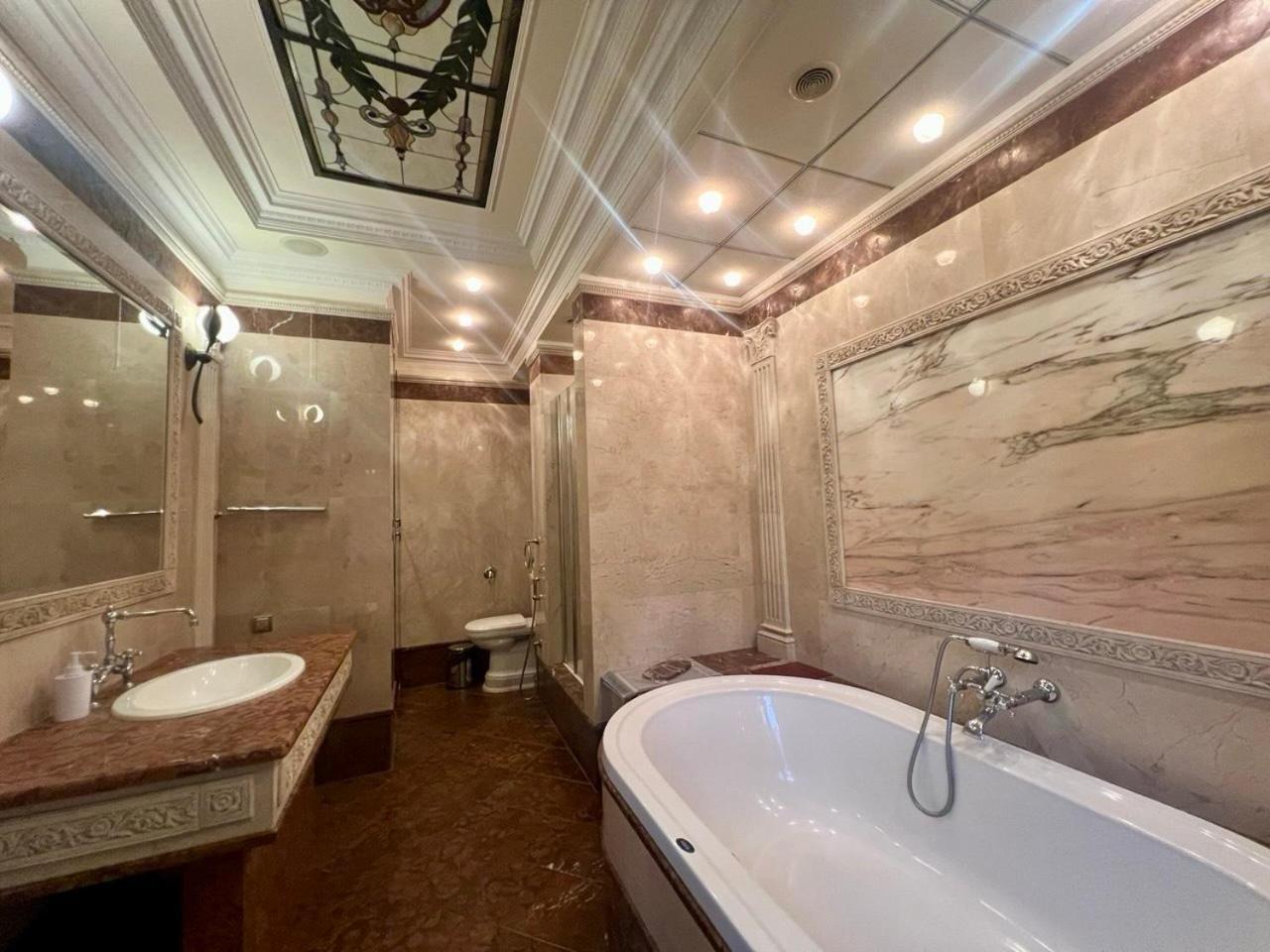 Apartments Rentals Ukraine On Kreshchatik 키예프 외부 사진